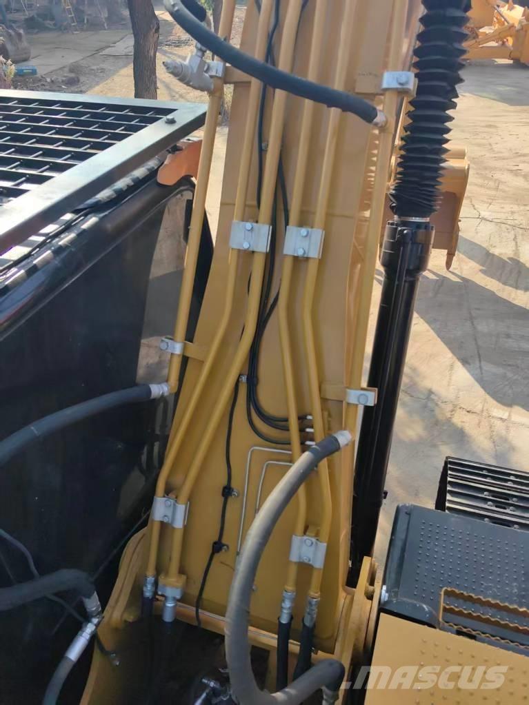 CAT 320 D2L Lánctalpas kotrók