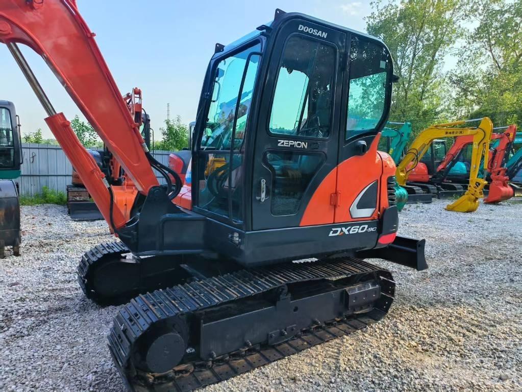 Doosan DX 60 Mini kotrók < 7t