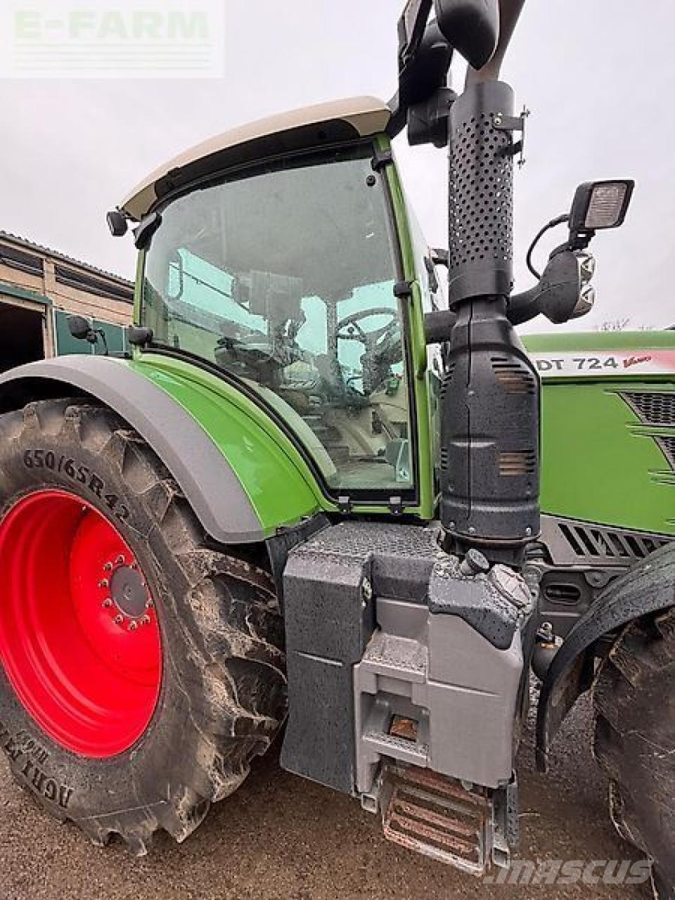 Fendt 724 vario Traktorok