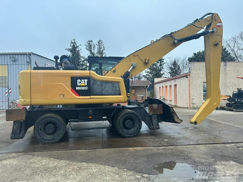 CAT MH3022 Gumikerekes kotrók