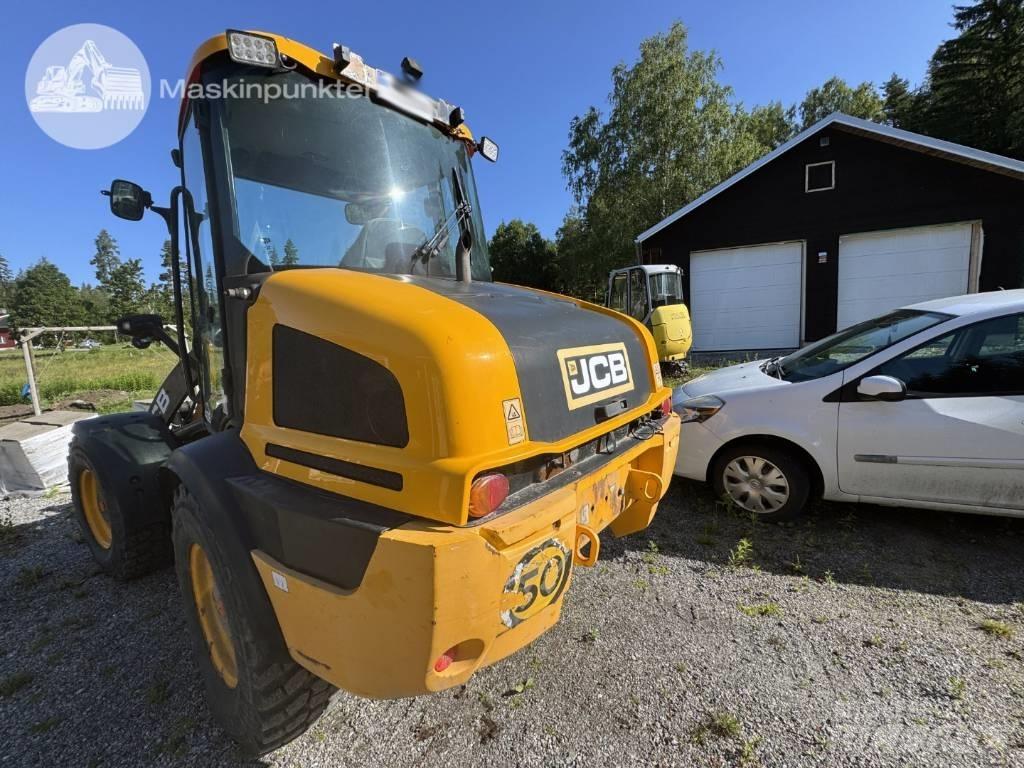 JCB 413 K Gumikerekes homlokrakodók