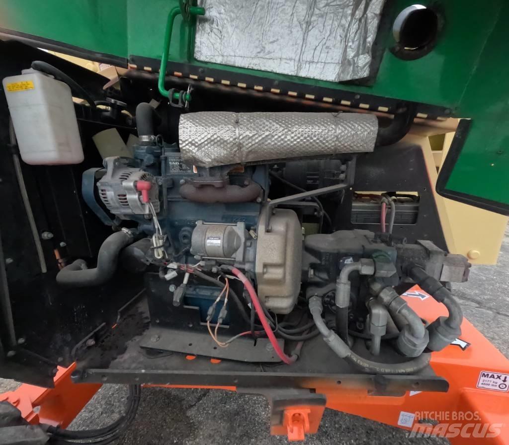 JLG 340 AJ Karos emelők