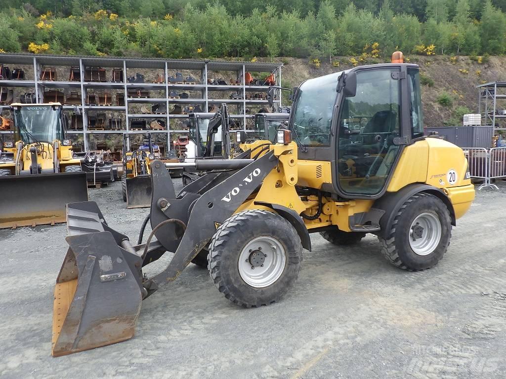 Volvo L 25 B Gumikerekes homlokrakodók