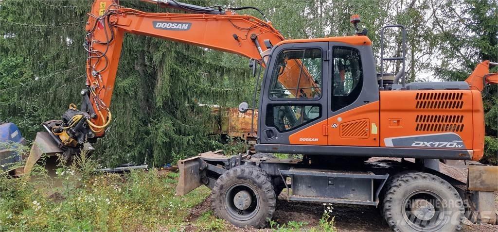 Doosan DX170W Gumikerekes kotrók