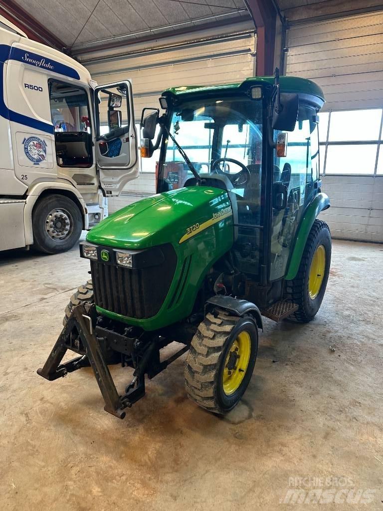 John Deere 3720 Traktorok