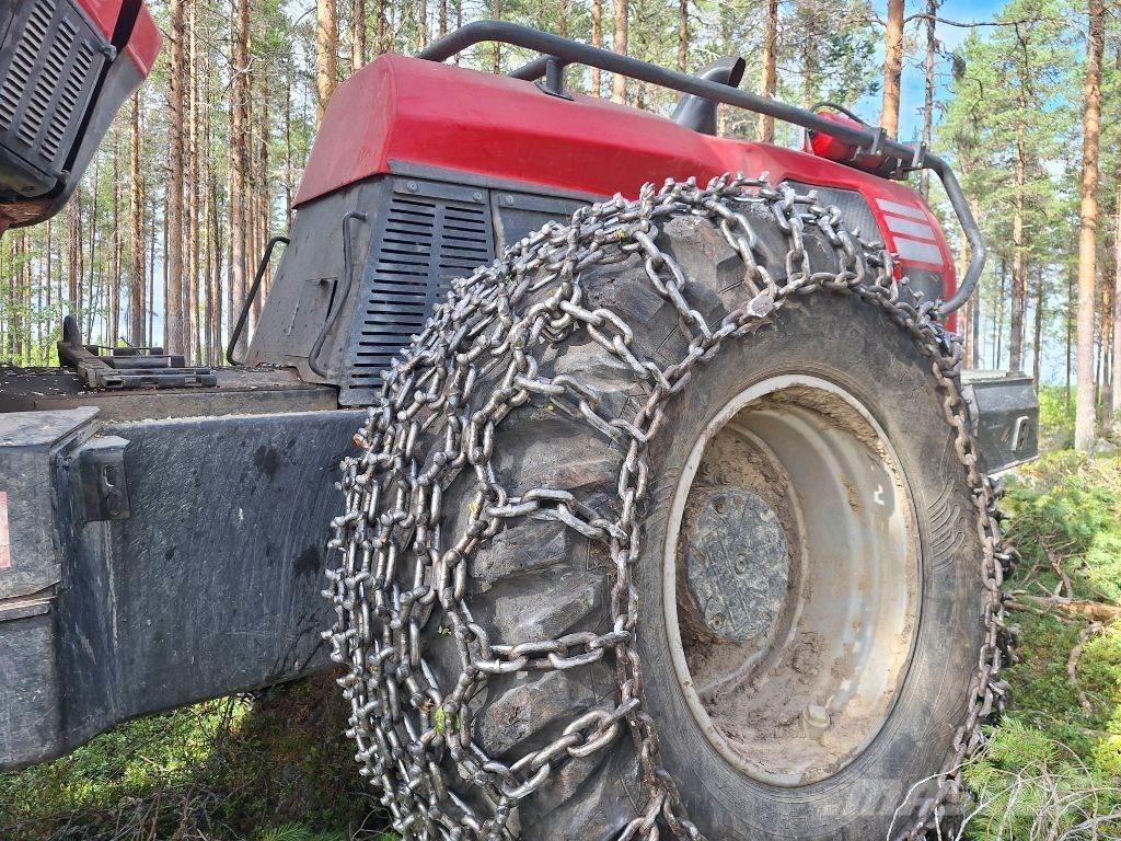 Komatsu 951 Betakarítók