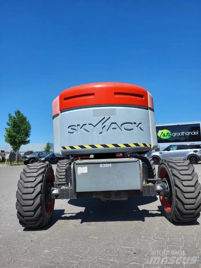 SkyJack SJ 46AJ Karos emelők