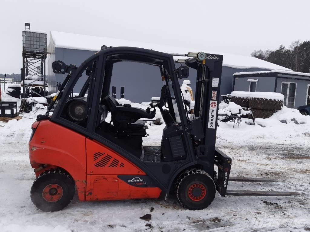 Linde H 25 T Gázüzemű targoncák