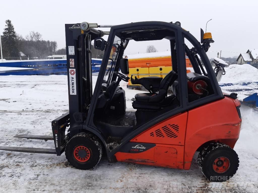 Linde H 25 T Gázüzemű targoncák