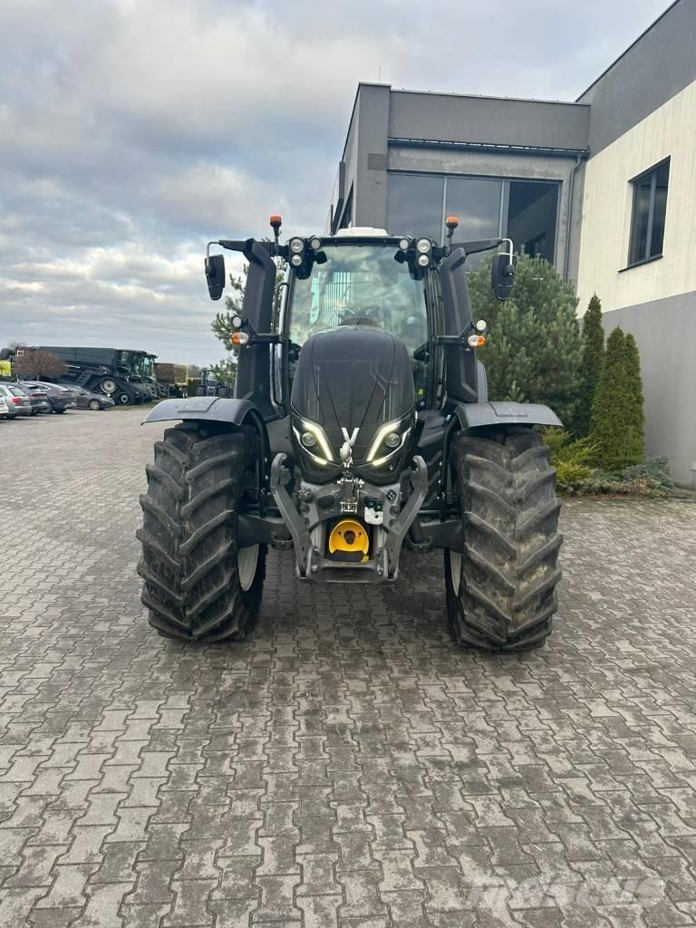 Valtra T 235 Traktorok