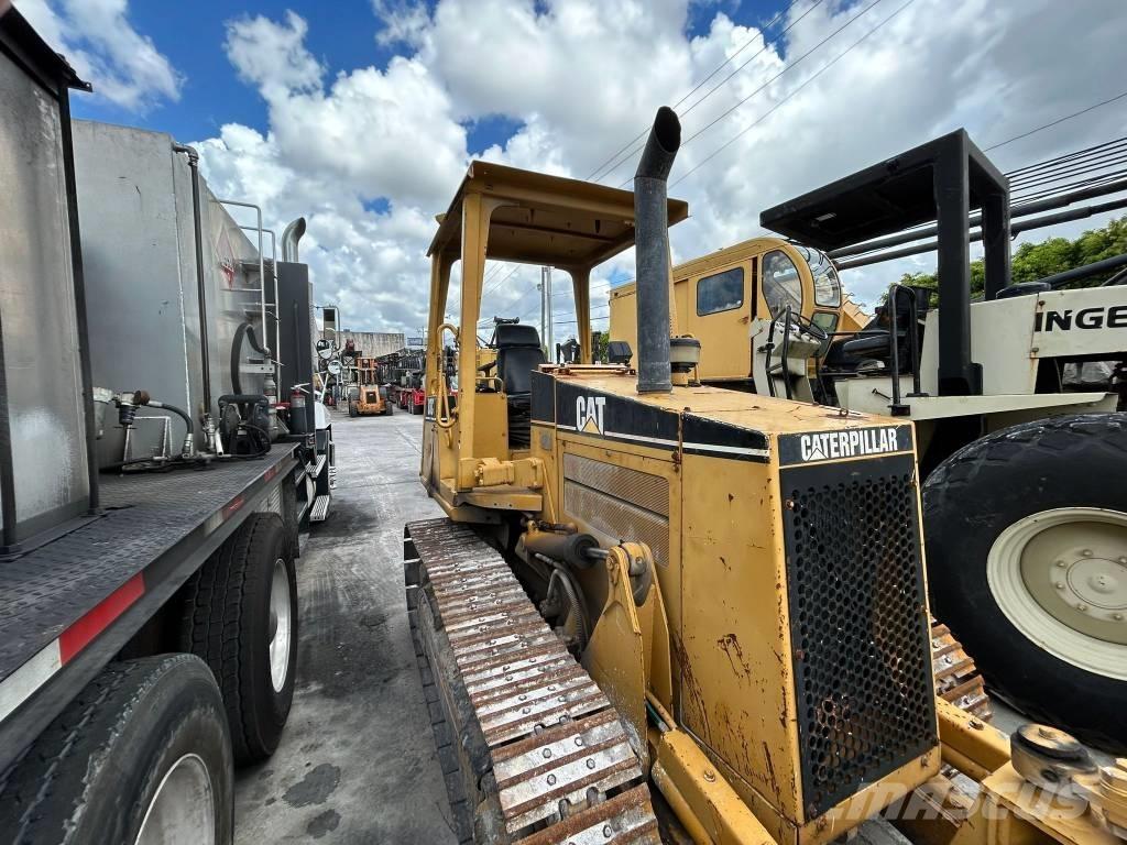 CAT D 3 C III lánctalpas dózerek