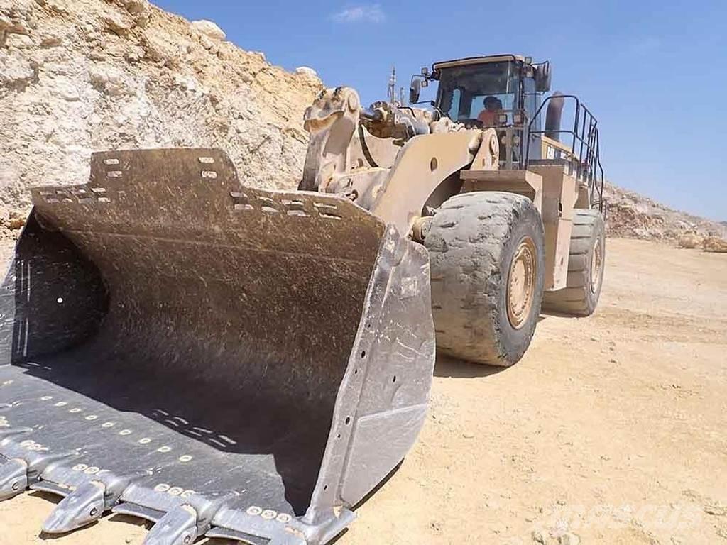 CAT 988K Gumikerekes homlokrakodók