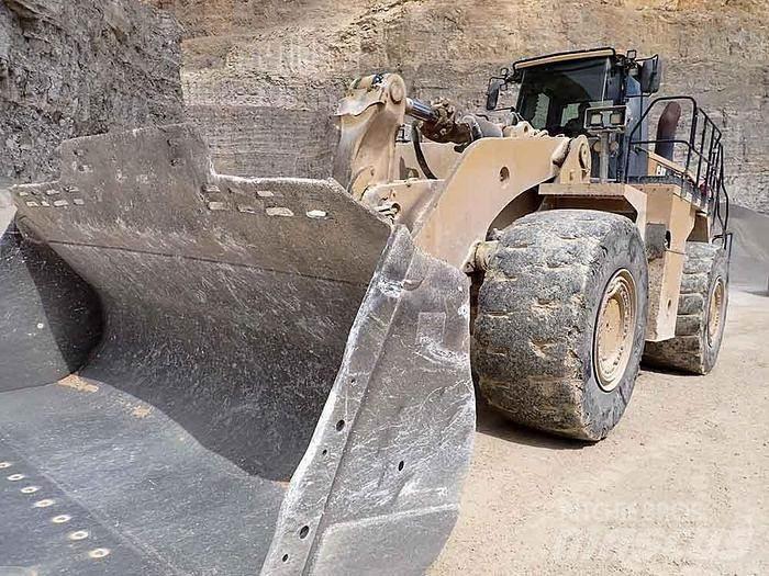 CAT 988K Gumikerekes homlokrakodók
