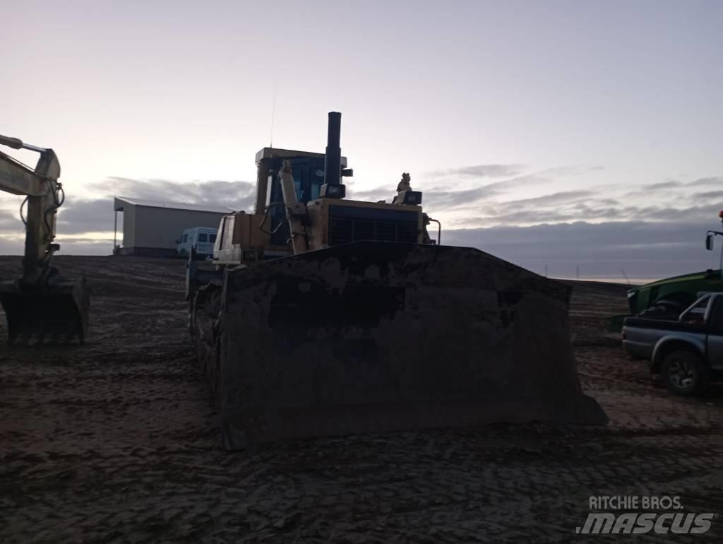 Komatsu D 375 A-2 lánctalpas dózerek
