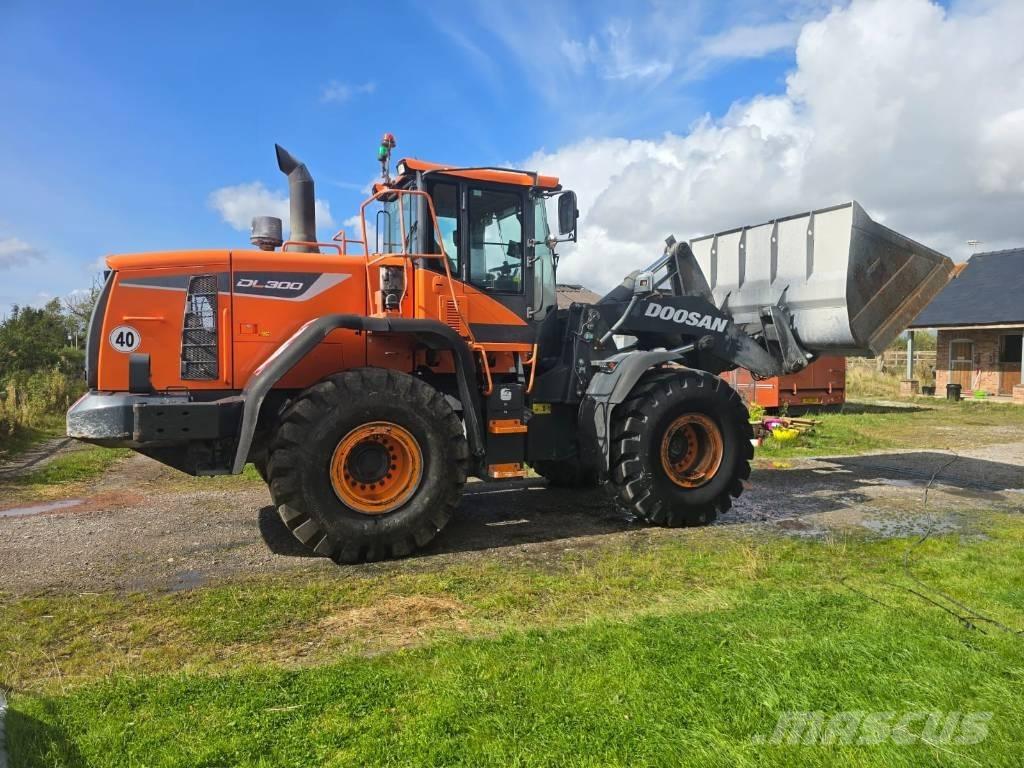 Doosan DL 300-5 Gumikerekes homlokrakodók