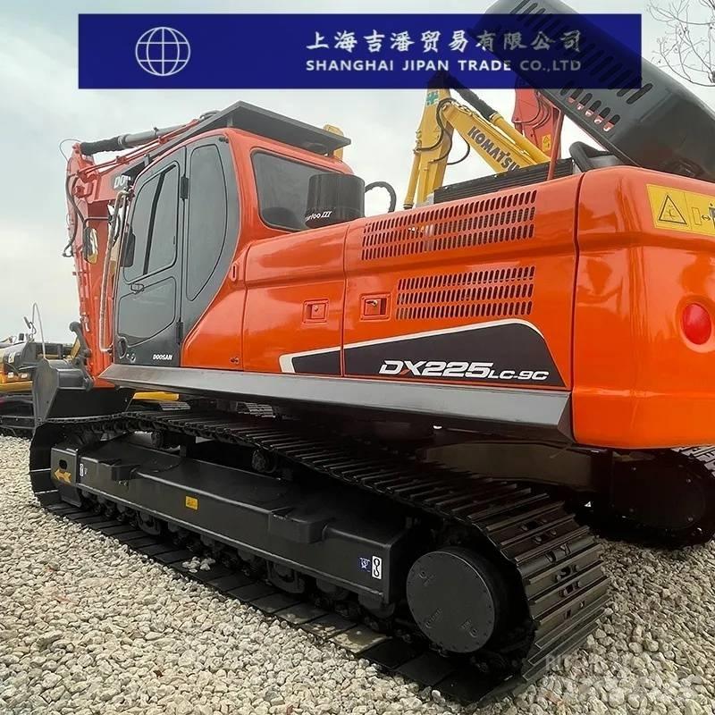 Doosan DX 225 Lánctalpas kotrók