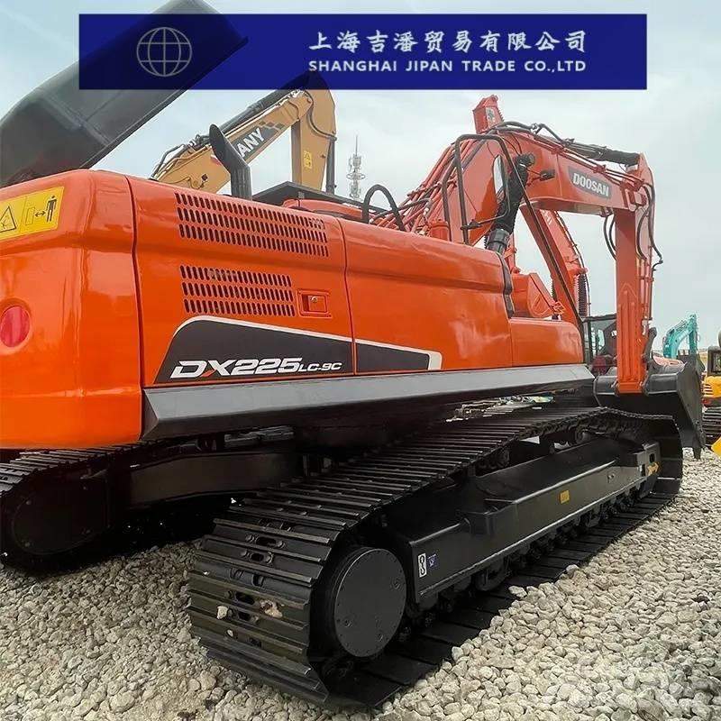 Doosan DX 225 Lánctalpas kotrók