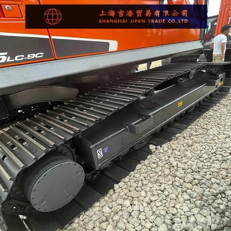 Doosan DX 225 Lánctalpas kotrók