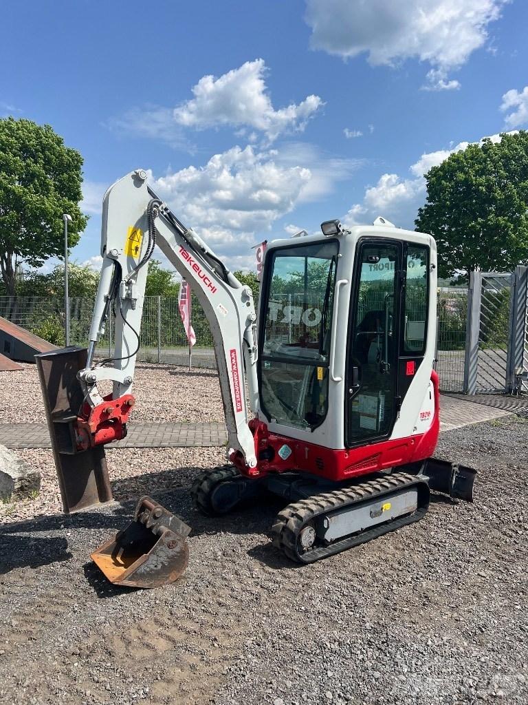 Takeuchi TB 216 Mini kotrók < 7t