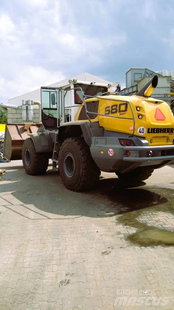 Liebherr L 580 Gumikerekes homlokrakodók