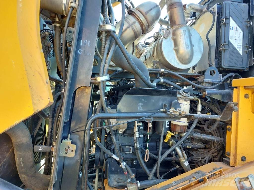 Hyundai HL 955 Gumikerekes homlokrakodók