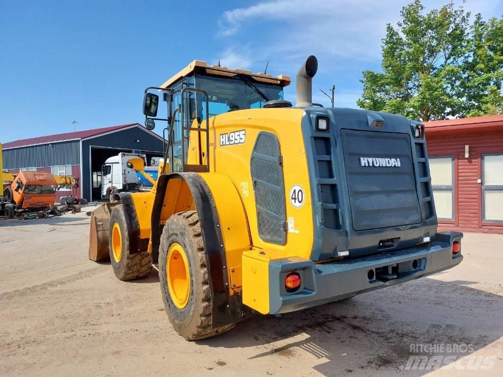 Hyundai HL 955 Gumikerekes homlokrakodók
