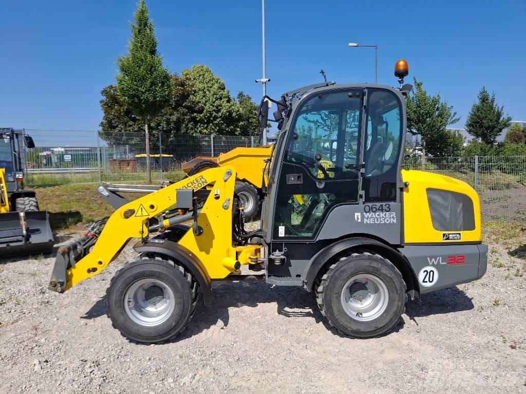 Wacker Neuson WL32 Gumikerekes homlokrakodók