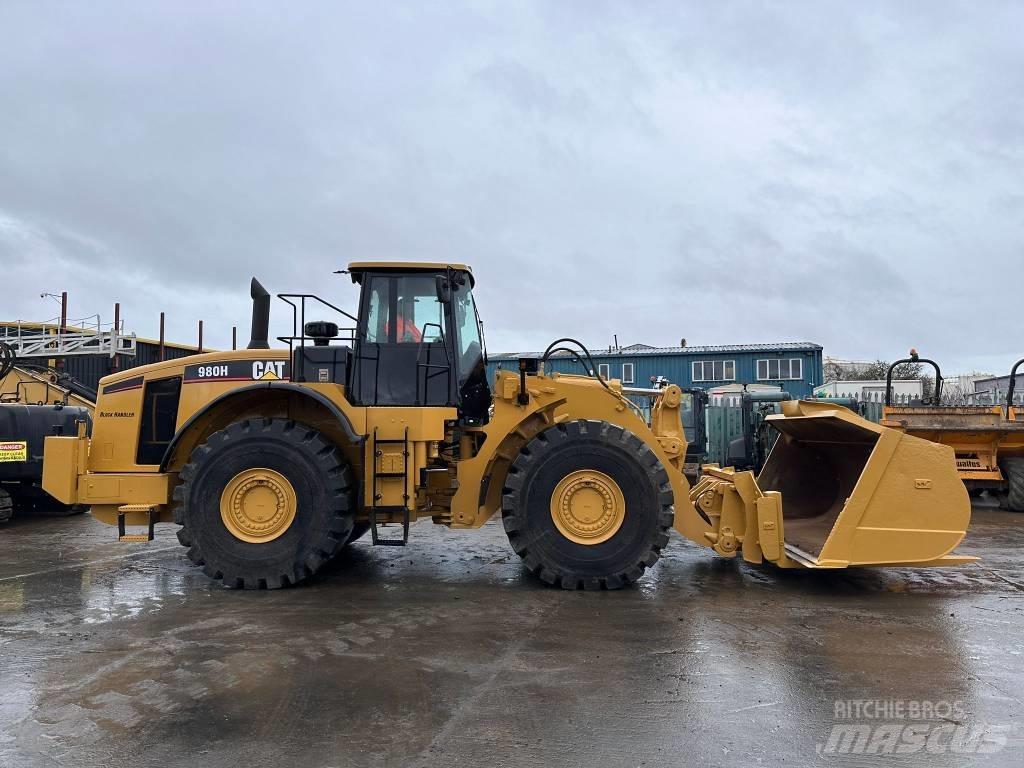 CAT 980H Gumikerekes homlokrakodók
