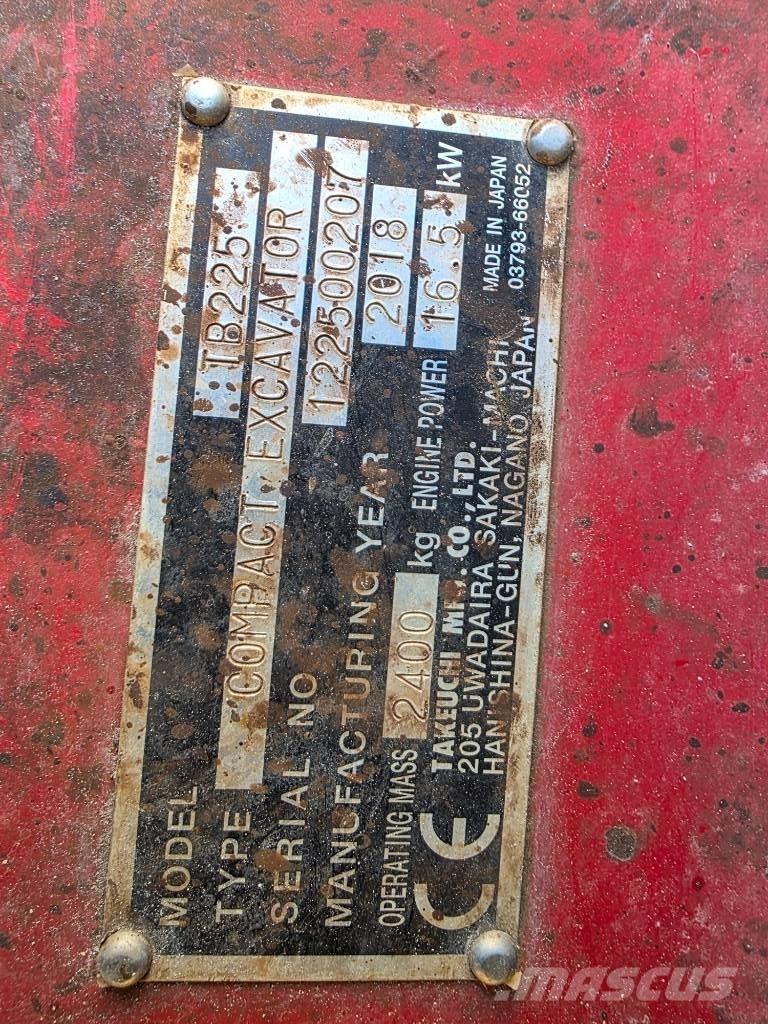 Takeuchi TB 225 Mini kotrók < 7t