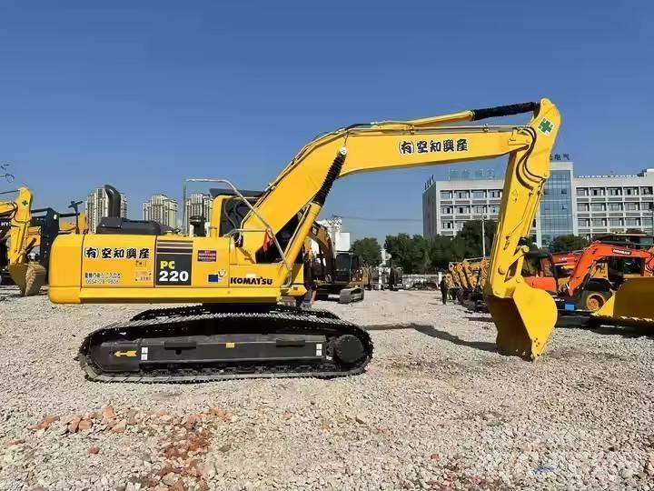 Komatsu PC 220 Lánctalpas kotrók