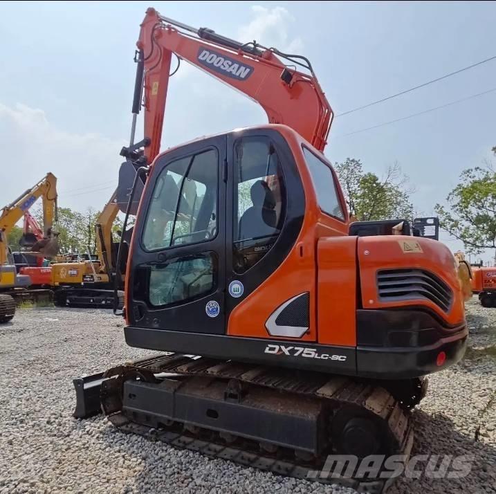 Doosan DX75-9C Közepes (midi) kotrók 7 t - 12 t