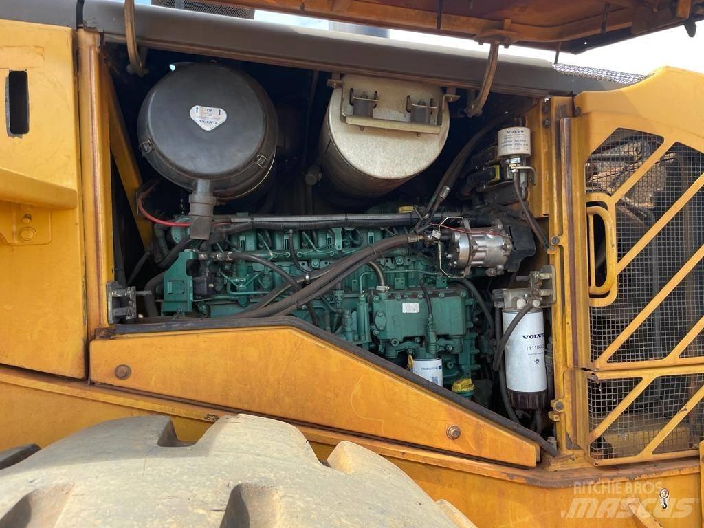 Volvo L 110 F Gumikerekes homlokrakodók