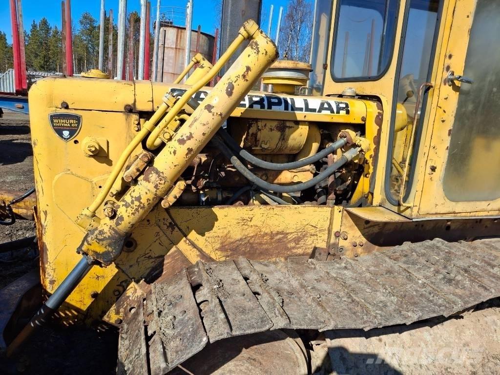 CAT D 4 D lánctalpas dózerek