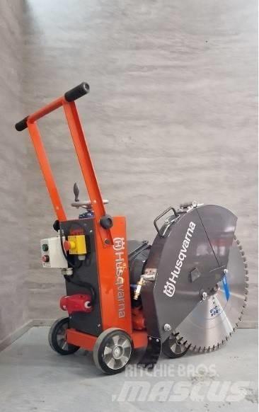 Husqvarna FS 600E Kő és Betonvágó eszközök