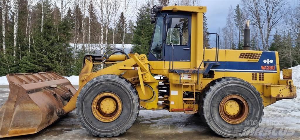 Komatsu WA380 Gumikerekes homlokrakodók