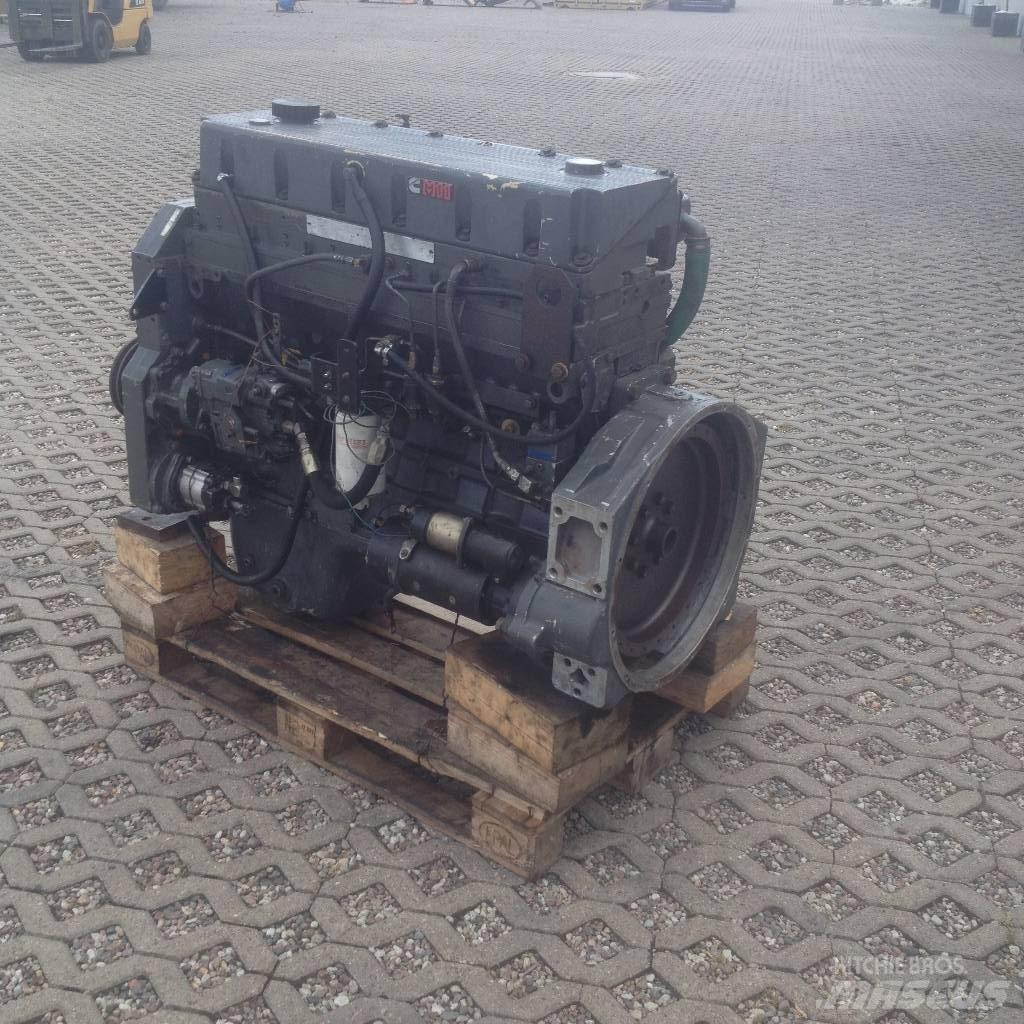 Cummins MTA 11 Gumikerekes homlokrakodók