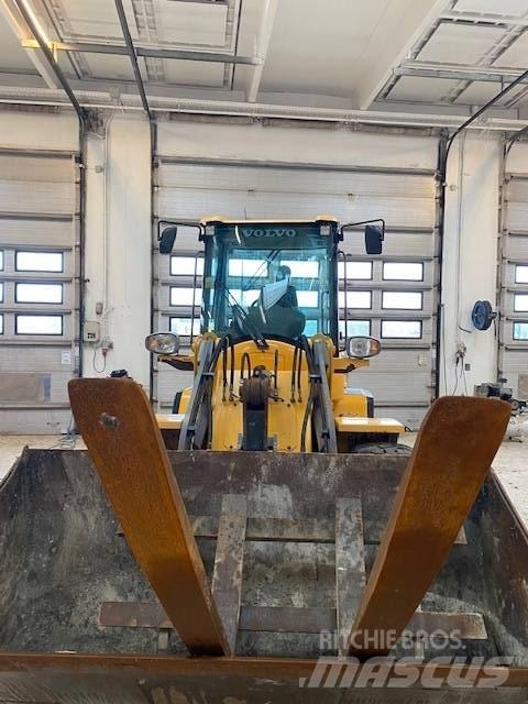 Volvo L 30 G Gumikerekes homlokrakodók