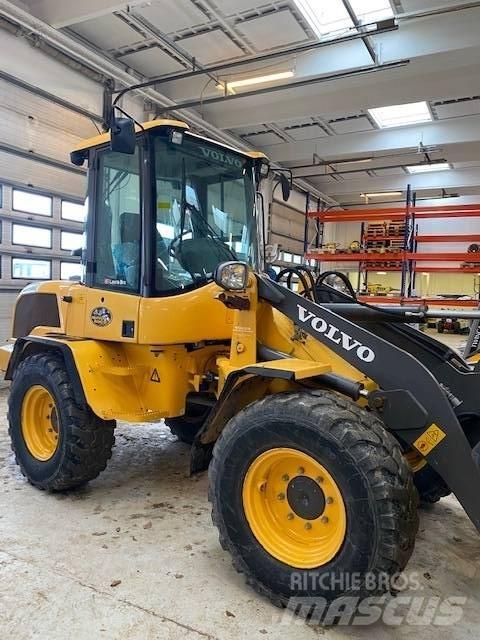 Volvo L 30 G Gumikerekes homlokrakodók