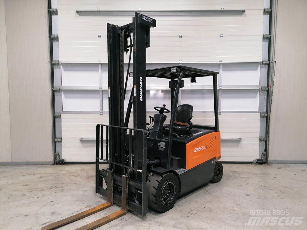 Doosan B25X-7 Elektromos targoncák