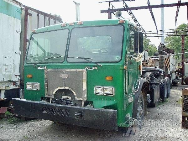 Peterbilt 320 Fülkés alváz