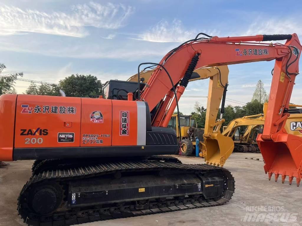Hitachi ZX 200 Lánctalpas kotrók
