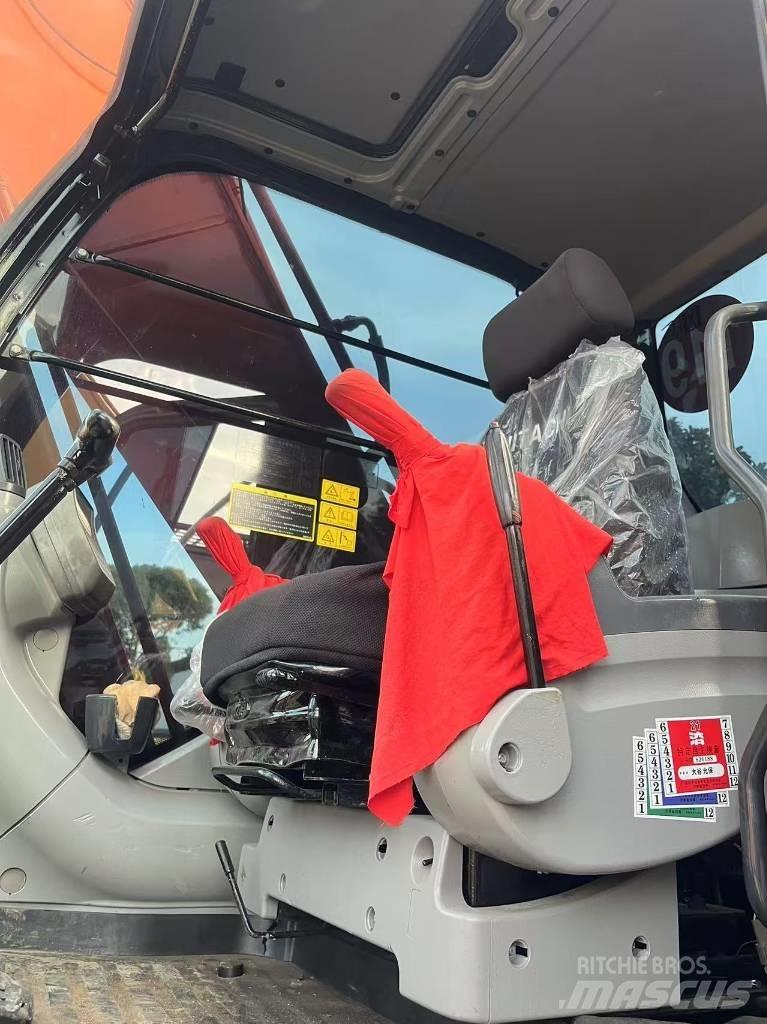 Hitachi ZX 200 Lánctalpas kotrók
