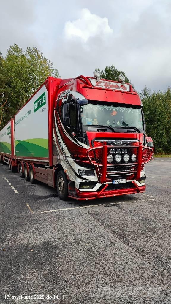 MAN TGX 15.2 Deszkaszállító teherautók