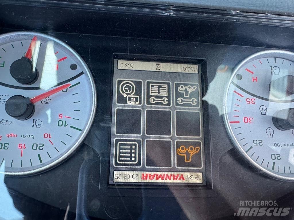 Yanmar V100 (00778) Gumikerekes homlokrakodók