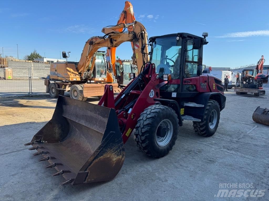 Yanmar V100 (00778) Gumikerekes homlokrakodók