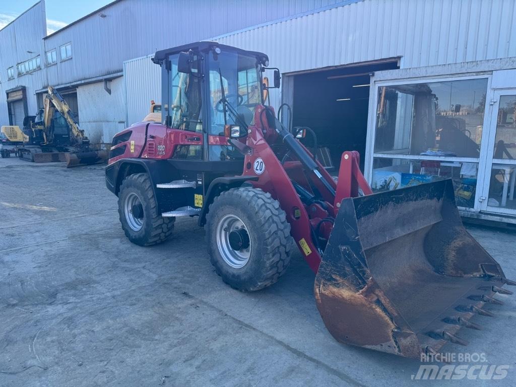 Yanmar V100 (00778) Gumikerekes homlokrakodók
