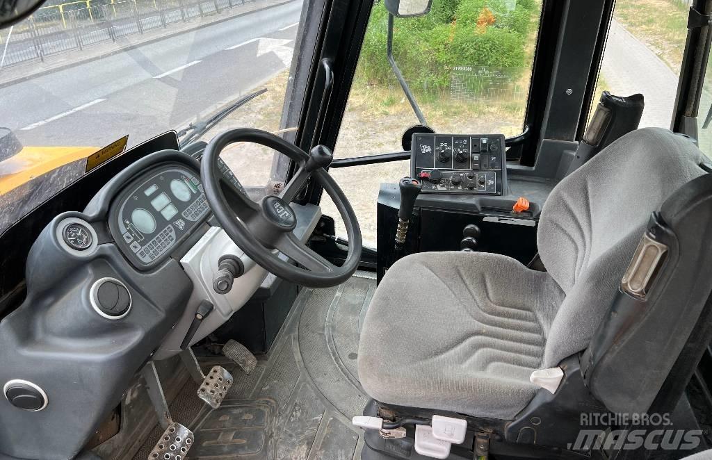 JCB Fastrac 3200 Traktorok