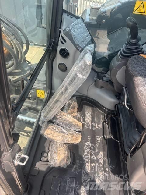 CASE CX 90 D Közepes (midi) kotrók 7 t - 12 t