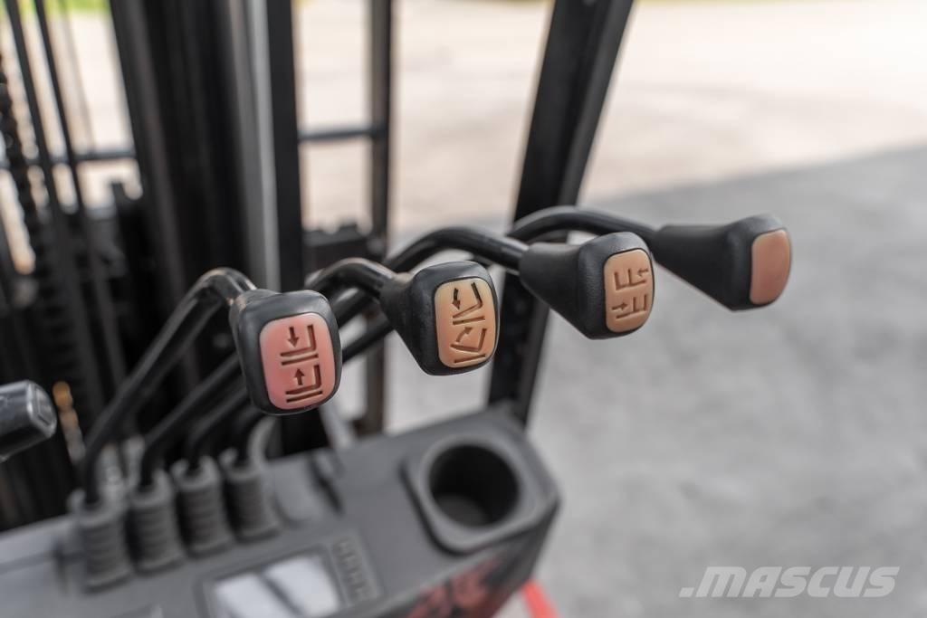 Manitou MI 30 D Dízel targoncák
