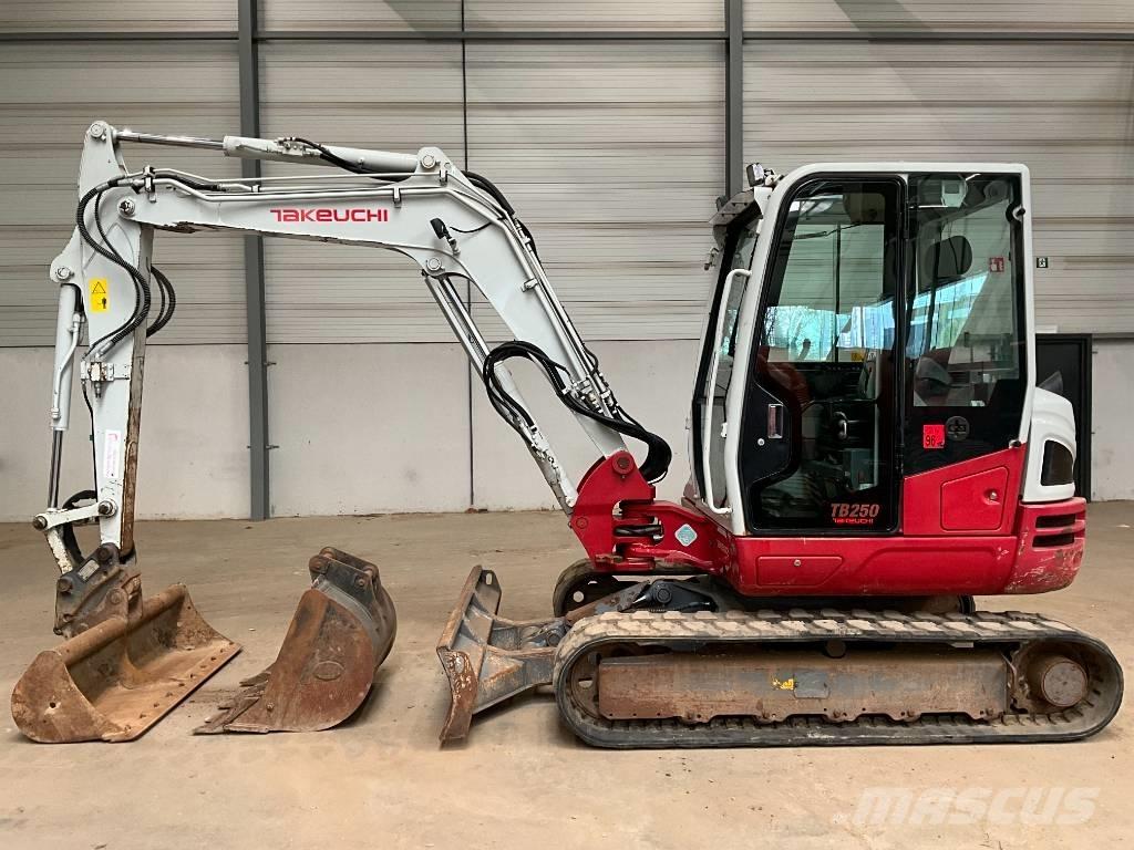 Takeuchi TB 250-2 Mini kotrók < 7t